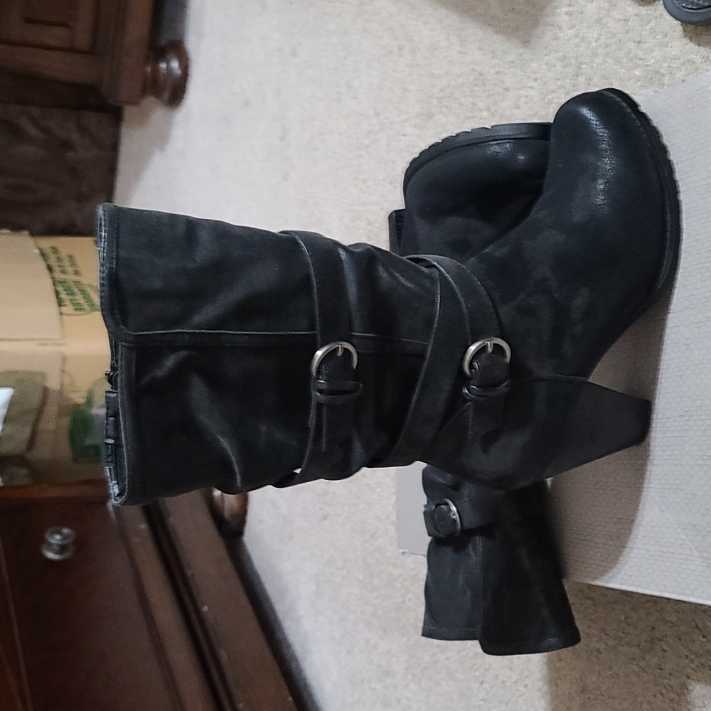 Maurices mid calf Scrunch Boots